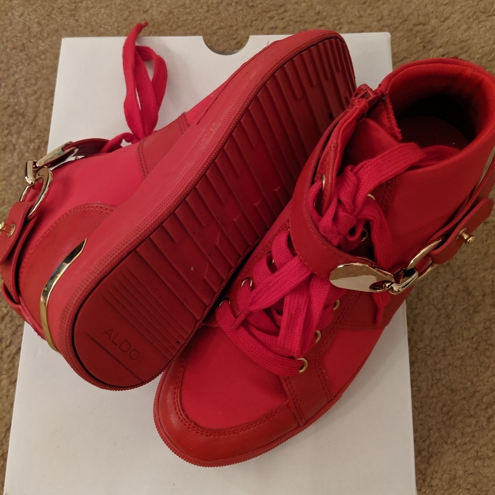 Tenny Shoes
